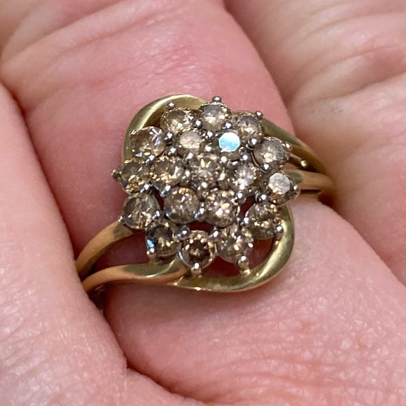Jewelry - 10k yellow gold diamond ring